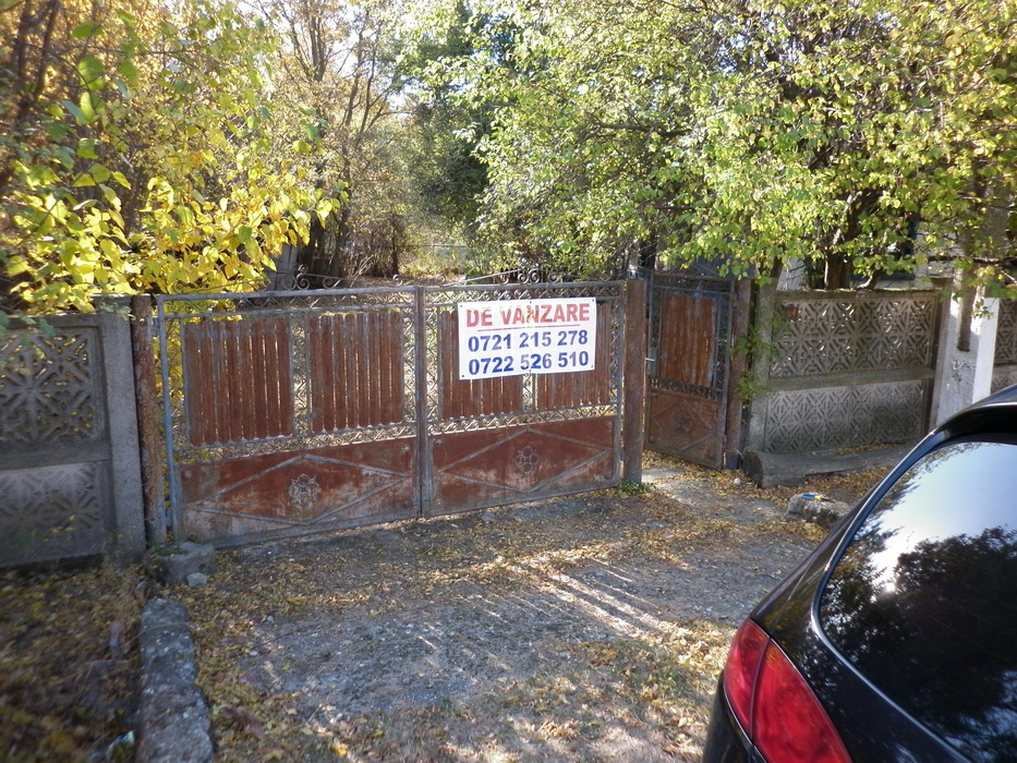 Casa demolabila cu teren in Siliste